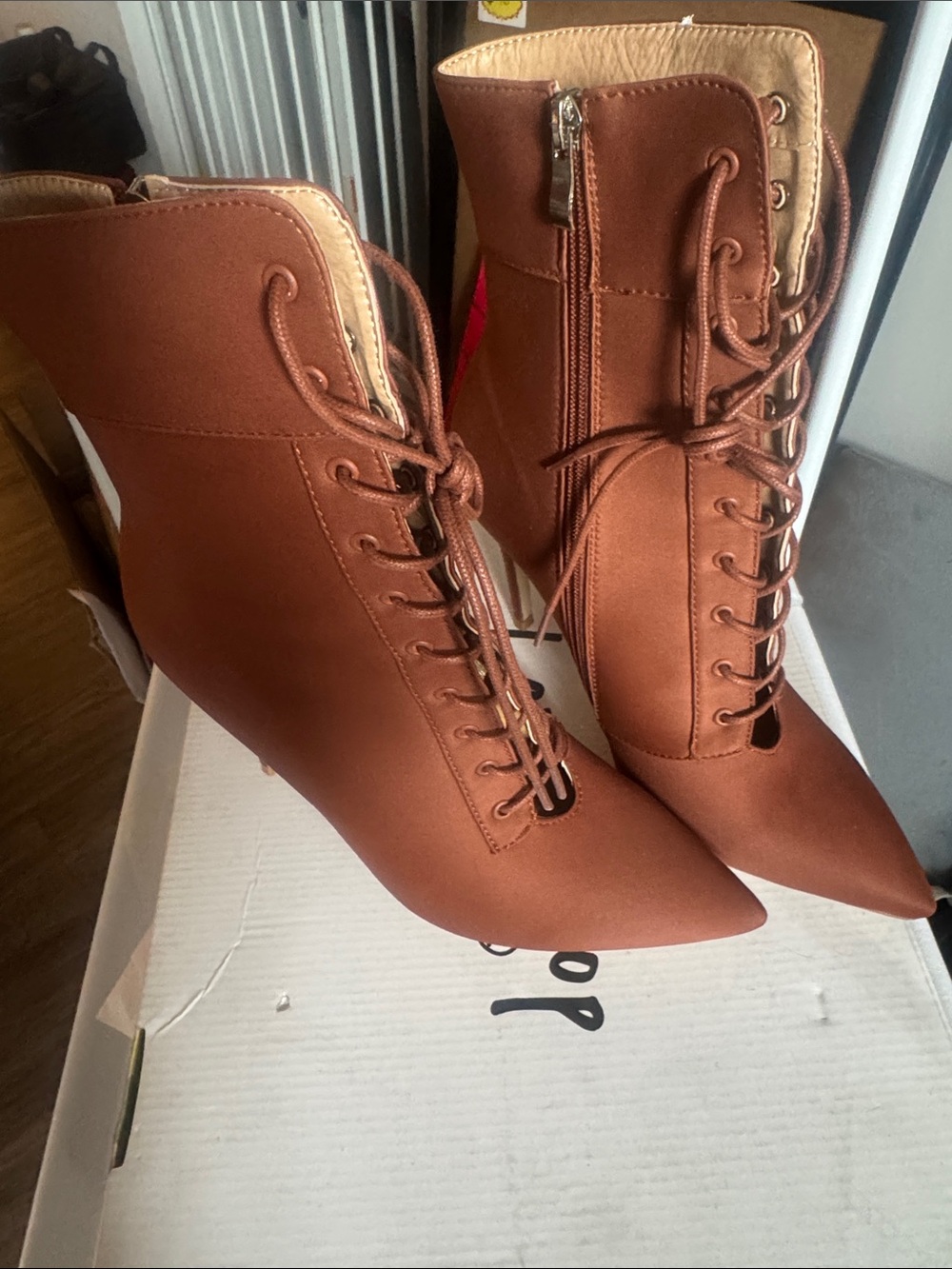 Women's Brown Pointed-Toe Lace-Up Ankle Booties
